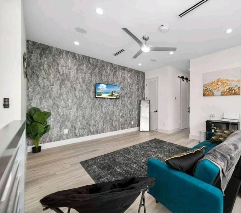 Luxury 3 4 Home in Las Olas with Pool and Hot Tub Near the Beach - image 32
