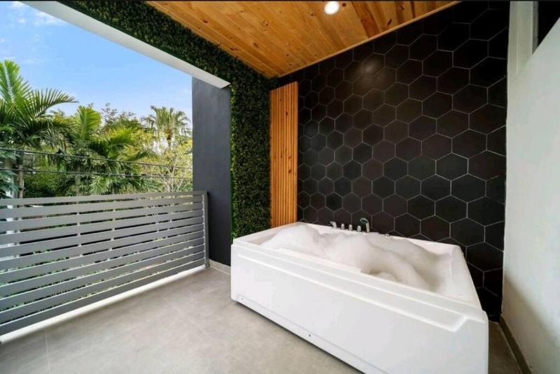 Luxury 3 4 Home in Las Olas with Pool and Hot Tub Near the Beach - image 14