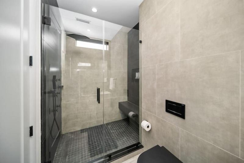 Luxury 3 4 Home in Las Olas with Pool and Hot Tub Near the Beach - image 28