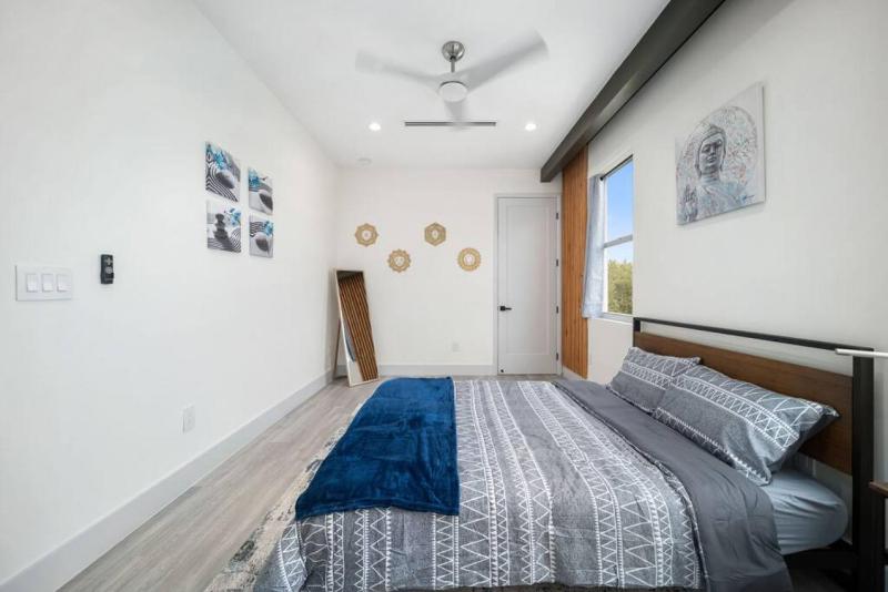 Luxury 3 4 Home in Las Olas with Pool and Hot Tub Near the Beach - image 19