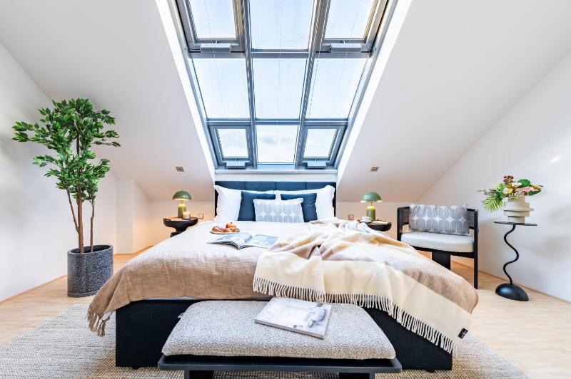 Prague Days - Three Bedroom Apartment with Terrace and AC - image 1