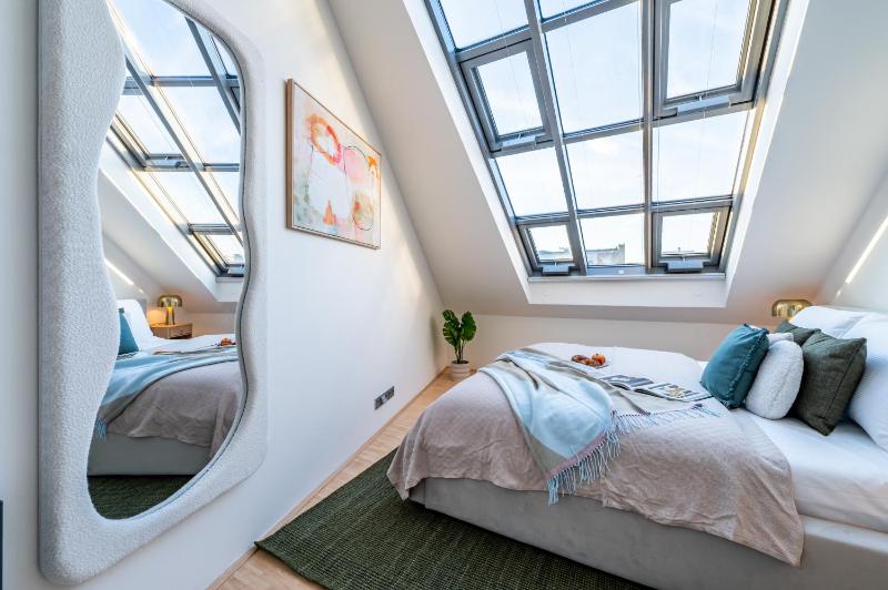 Prague Days - Three Bedroom Apartment with Terrace and AC - image 10