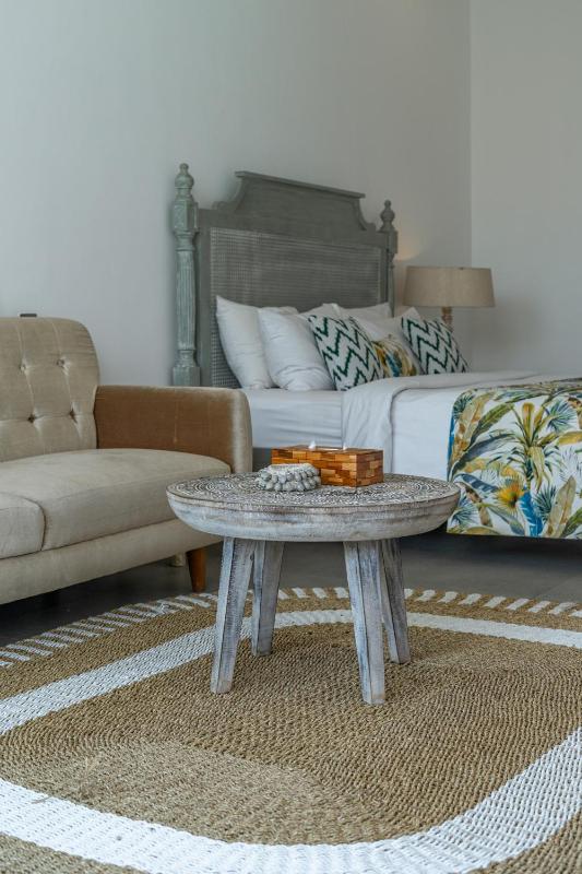 Villa Athalla - Elegant 3BR Near Berawa Beach! - image 7