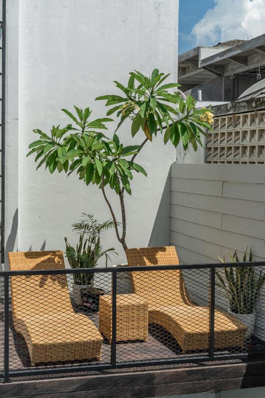 Villa Athalla - Elegant 3BR Near Berawa Beach! - image 29