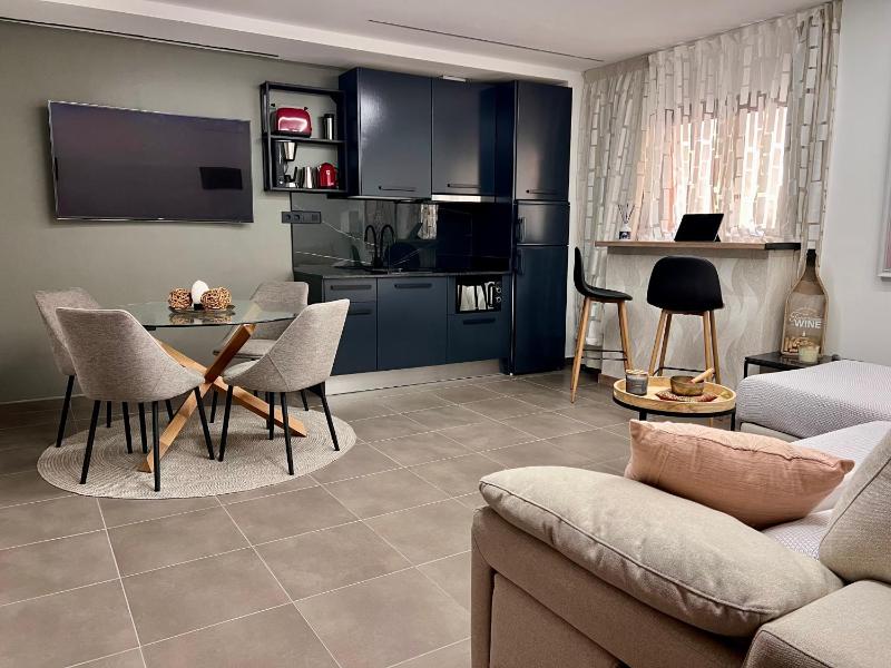 Loft Dalia Las Canteras Beach free parking&wifi - image 24