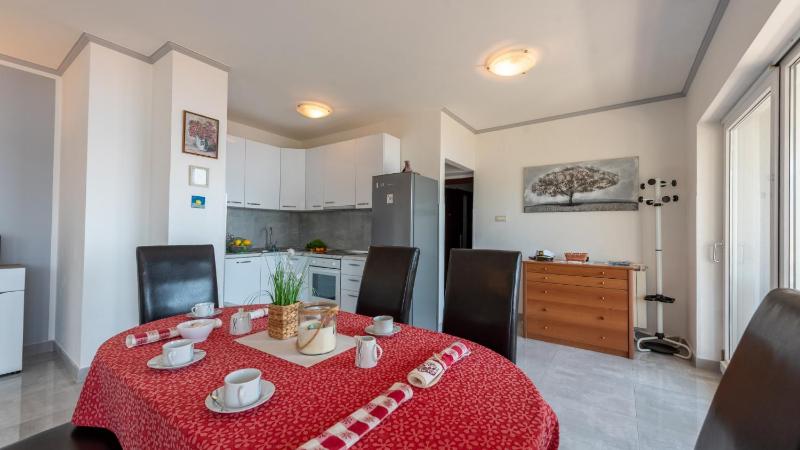 Apartman Max 2 by Villas Guide - image 18