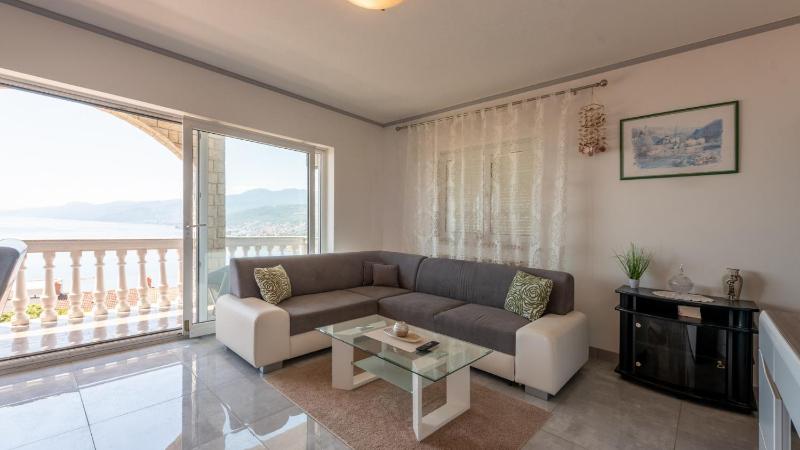Apartman Max 2 by Villas Guide - image 12