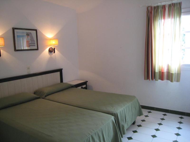 Two-Bedroom Bungalow image 4