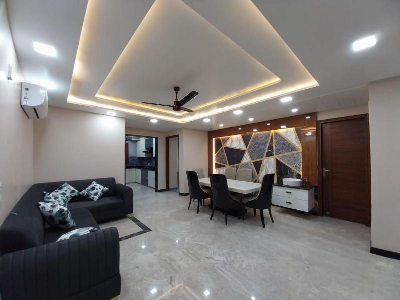 Stylish Luxury Apartment Modern & Prime Location - image 1
