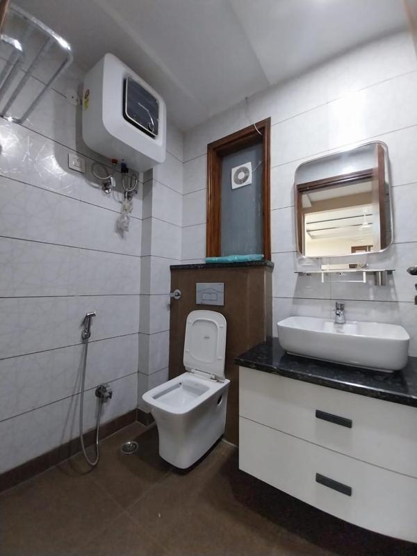 Stylish Luxury Apartment Modern & Prime Location - image 30