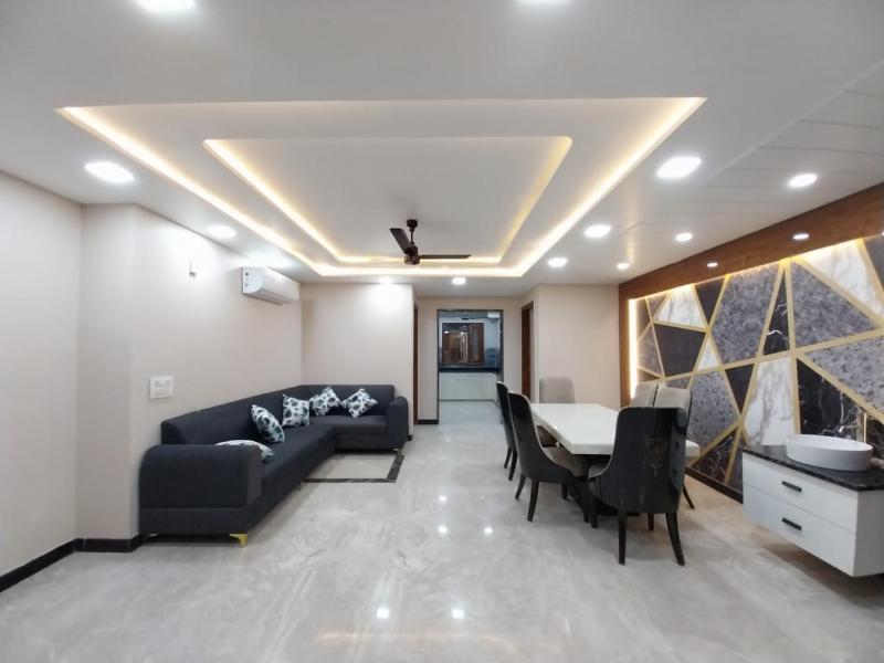 Stylish Luxury Apartment Modern & Prime Location - image 7