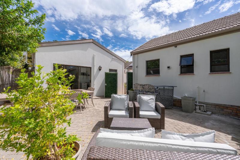 2 On Lismore Guesthouse - image 11