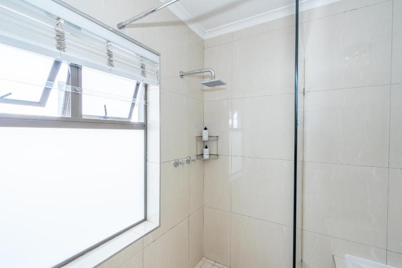 2 On Lismore Guesthouse - image 9