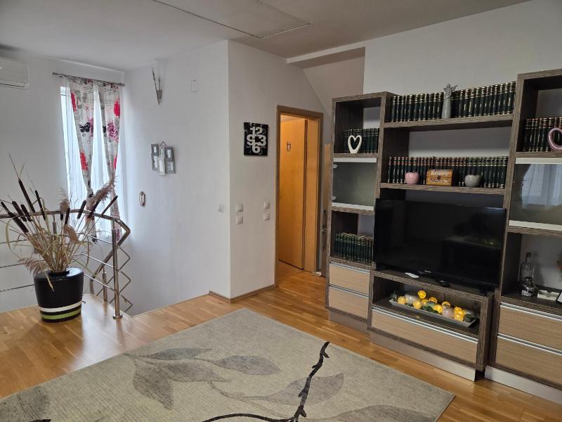 Smiley Apartment - image 45