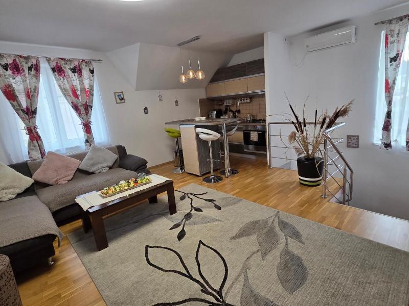 Smiley Apartment - image 1