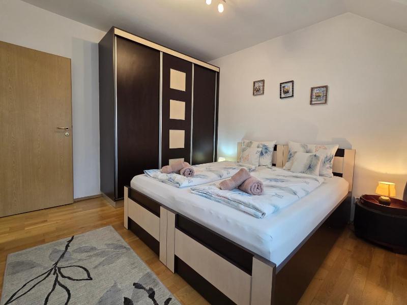 Smiley Apartment - image 44