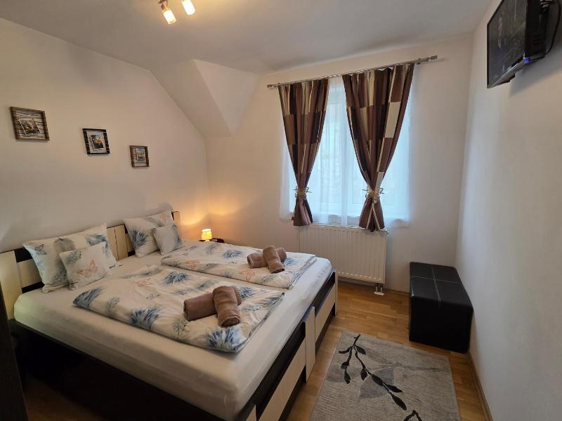 Smiley Apartment - image 20