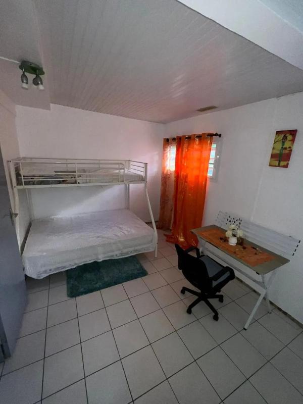 Appartement charmant à Le François 80 m² vue sur jardin - image 11