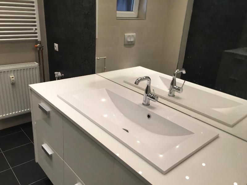 One-Bedroom Apartment image 2