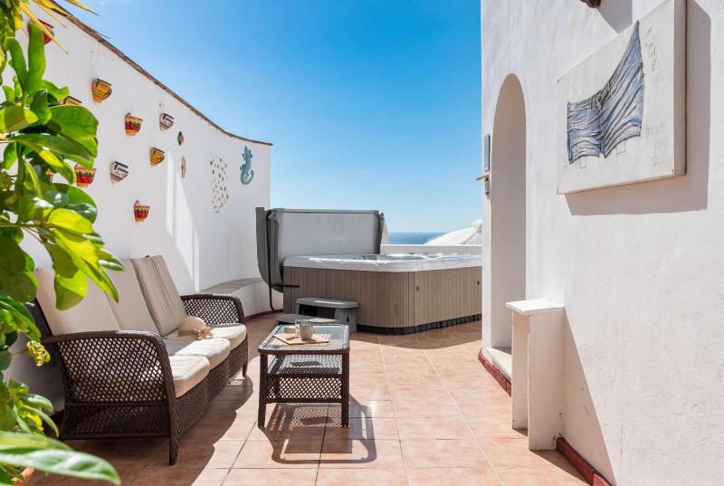 Sea View Villa of Angels 8BR Luxury Estate with Pool Jacuzzi & Terraces Ref 20 - image 36