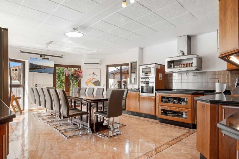 Sea View Villa of Angels 8BR Luxury Estate with Pool Jacuzzi & Terraces Ref 20 - image 19