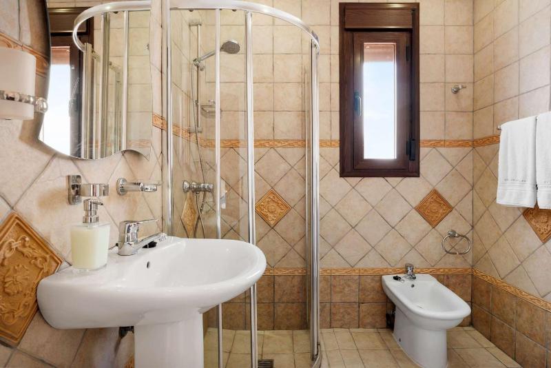 Sea View Villa of Angels 8BR Luxury Estate with Pool Jacuzzi & Terraces Ref 20 - image 40