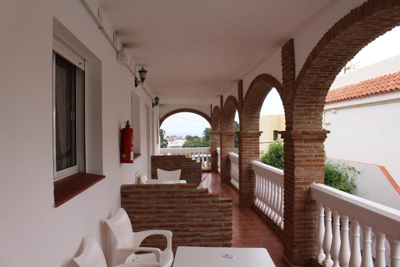 Apartamentos Bolonia Paraiso - image 19