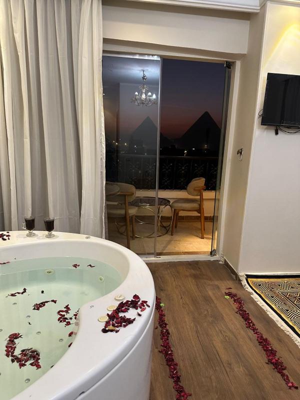 Maat Pyramids View Inn & Jacuzzi - image 15