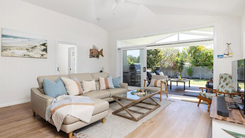 Shoal Bay Beach House & Garden Suite - 200m to iconic beach - image 23