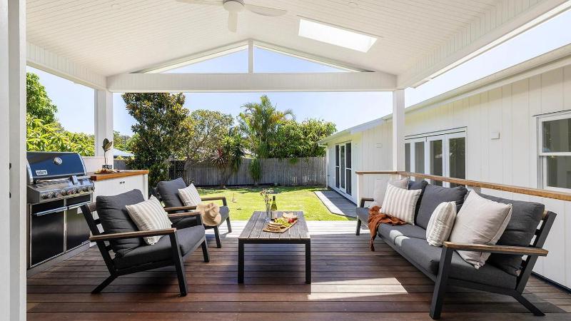 Shoal Bay Beach House & Garden Suite - 200m to iconic beach - image 8