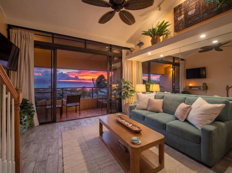 Top floor corner unit across from the ocean at Kahana Villas West Maui - image 22
