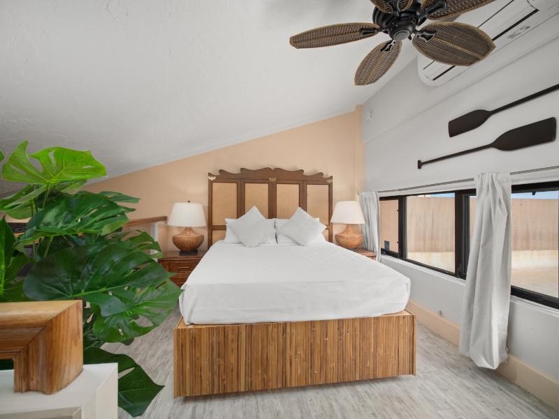 Top floor corner unit across from the ocean at Kahana Villas West Maui - image 41