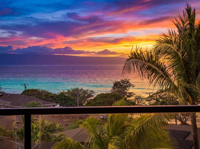 Top floor corner unit across from the ocean at Kahana Villas West Maui - image 15