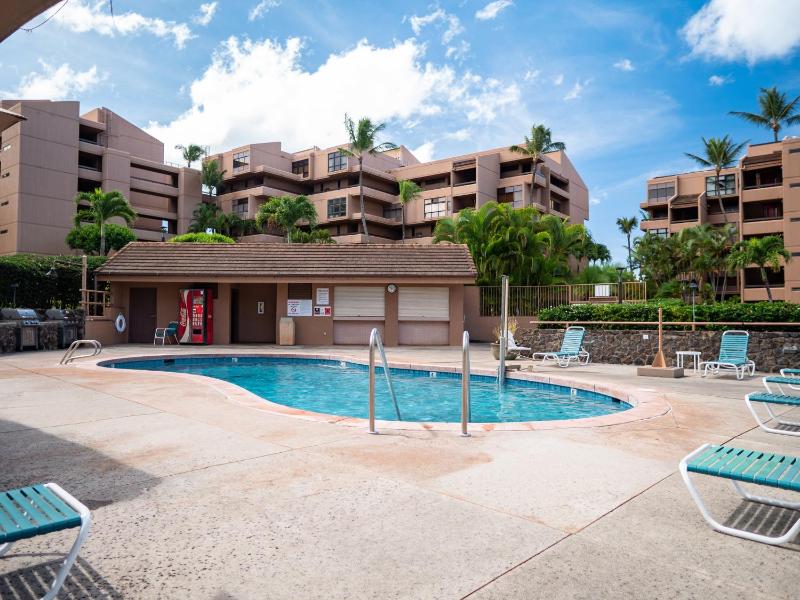 Top floor corner unit across from the ocean at Kahana Villas West Maui - image 39