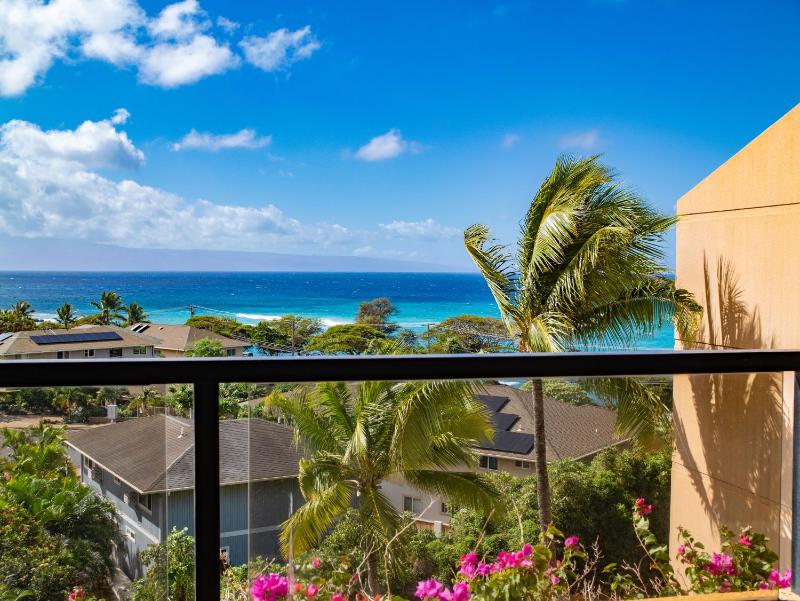 Top floor corner unit across from the ocean at Kahana Villas West Maui - image 46