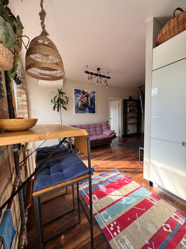 Loft Apartment Pechersk near Botanical - image 3