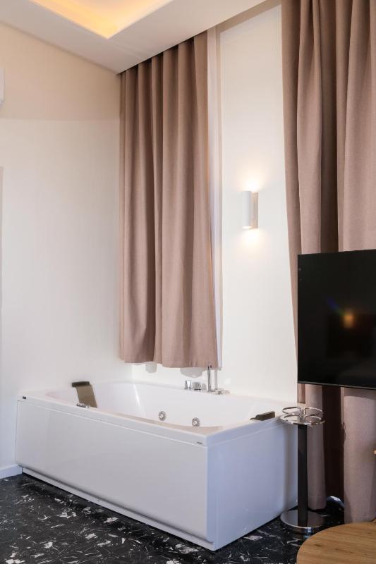 Skyline Boutique Hotel - image 3