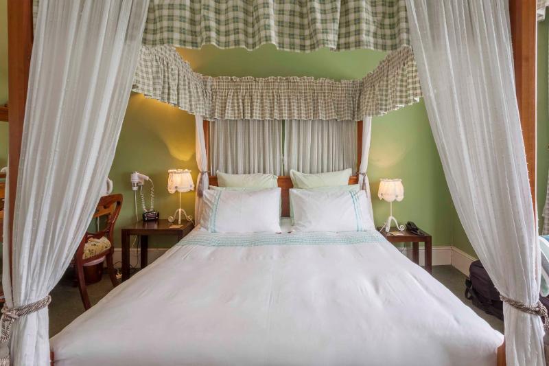 Deluxe Double Room image 2