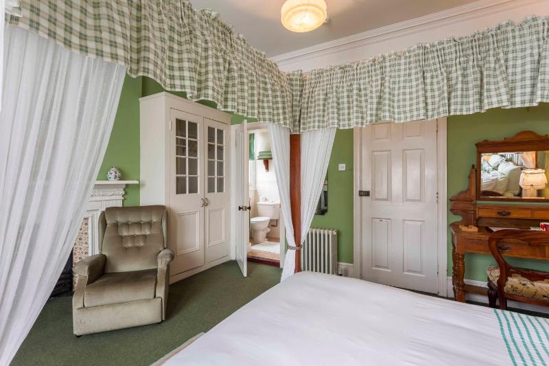 Deluxe Double Room image 3