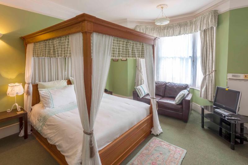 Deluxe Double Room image 4
