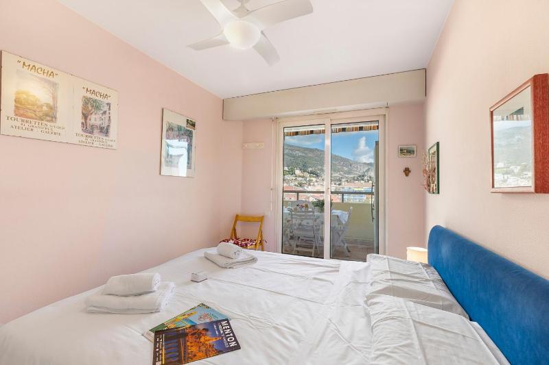 Open View In Center Menton - Happy Rentals - image 8