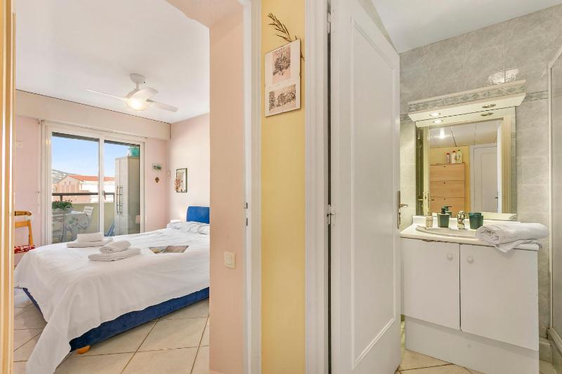 Open View In Center Menton - Happy Rentals - image 14