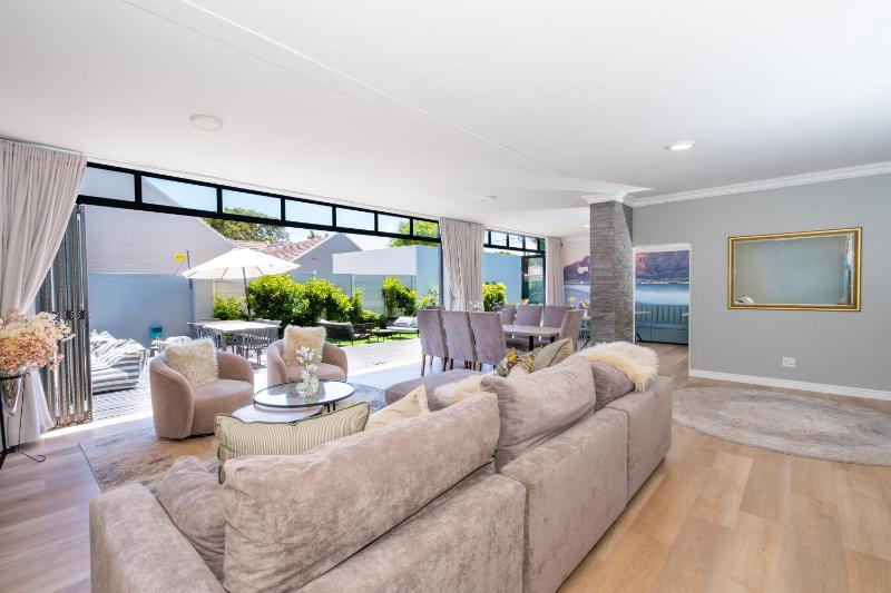 2 On Lismore Guesthouse - image 1