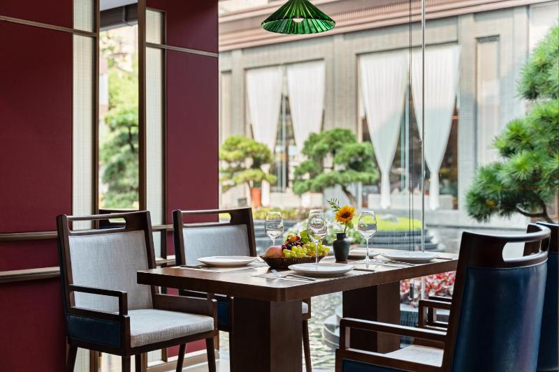 Power Stone Hotel Chengdu Kuanzhai Alley Branch-Local FlavorsTraditional DressSichuan Fine Dining - image 12