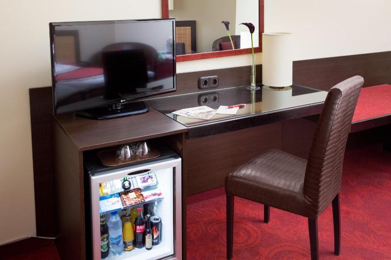 Standard Double or Twin Room image 3
