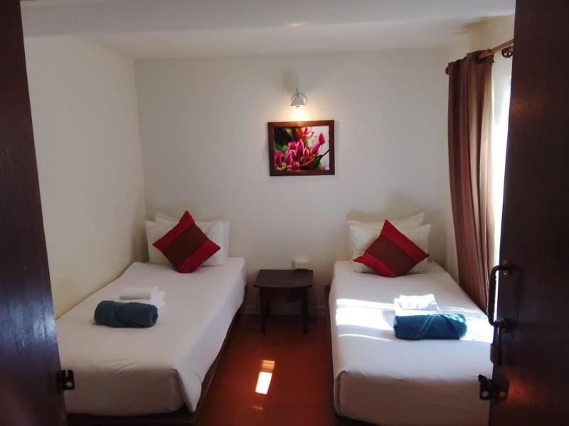 The Hive Hotel - image 48