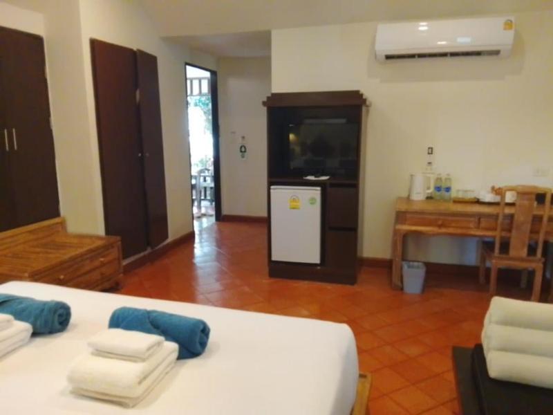 The Hive Hotel - image 16