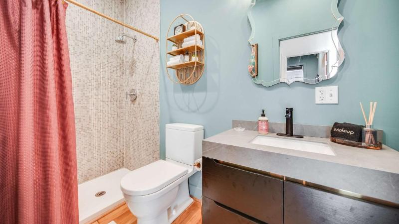Modern Condo in the Vibrant NuLu District - image 40