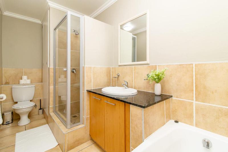 Opulent Heights Westpoint III - image 12