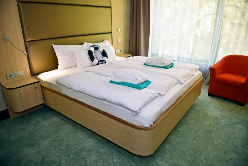 Standard Double or Twin Room image 2
